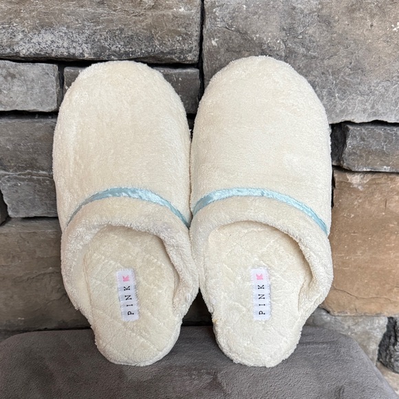 Shoes - PINK Cream Plush Spa Slippers with Light Blue Trim Size 7/8